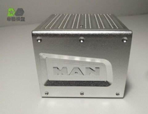 MAN Locker