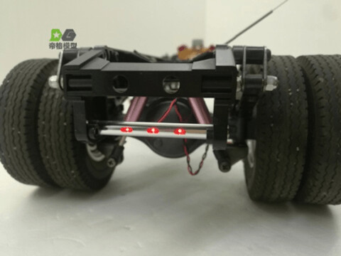 Rear light bar in amber