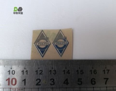 Chrome decal set- Volvo lozenge