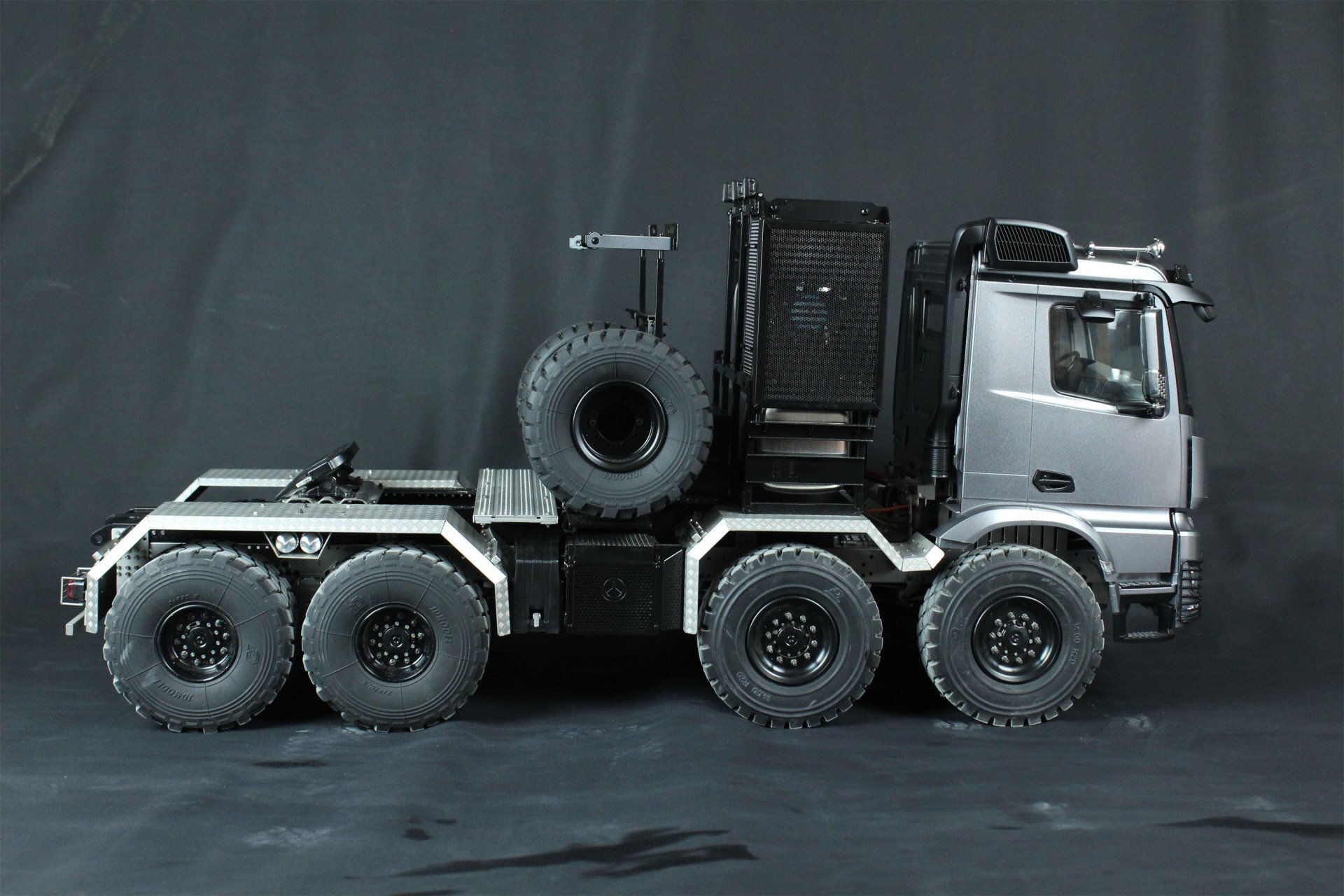 1/14 Mercedes Arocs 4663 Heavy Tractor Truck 8x8