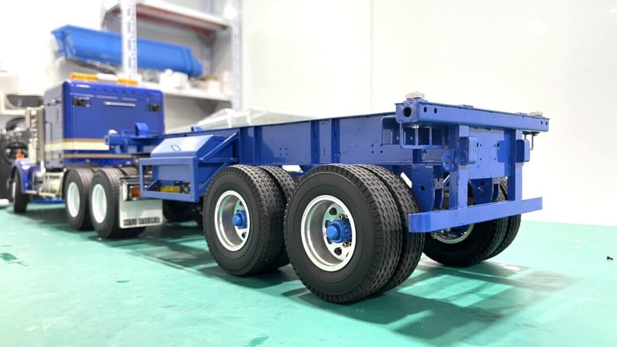 DPS 1/14 Triple Axle (Double Wheel) 20ft Semi Container Trailer