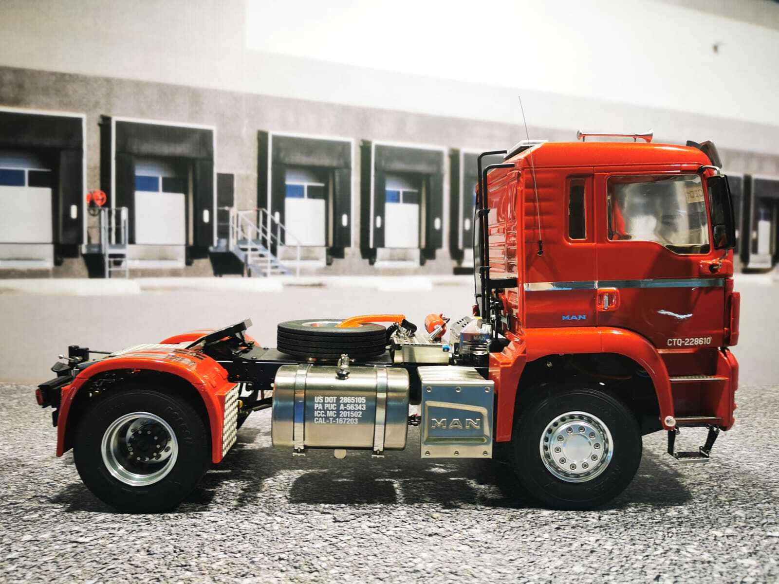 Privé RC 1/14 Custom 4x2 MAN Horse Truck- RTR