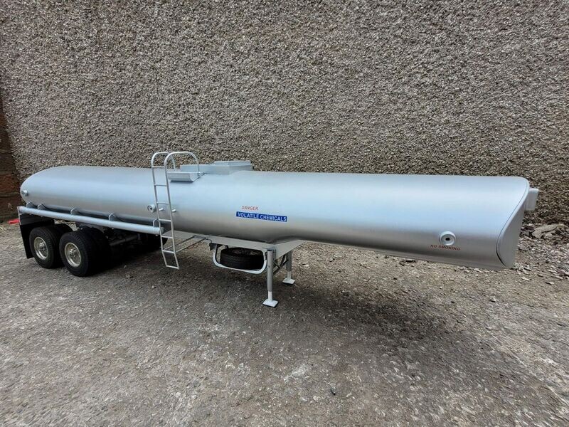 Privé RC Rubber Duck Fuel Tanker Trailer