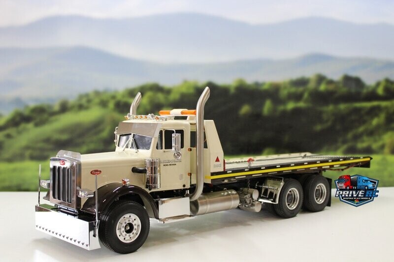 Privé RC 1/14 Custom 4x6 Roll Off Flat Deck Peterbilt Recovery Truck- RTR