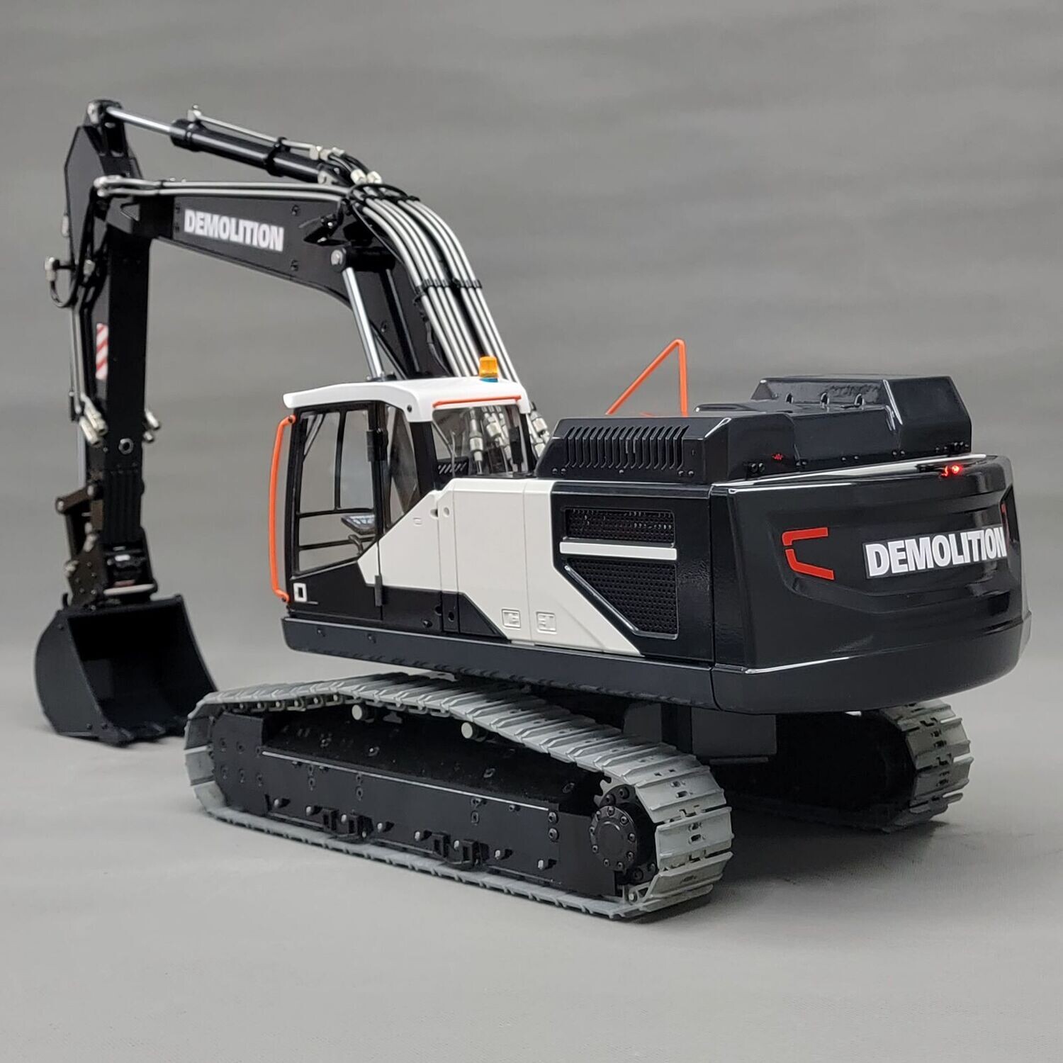 MT 1/14 EC380 Adjustable Boom Hydraulic Excavator - RTR, Colour: White
