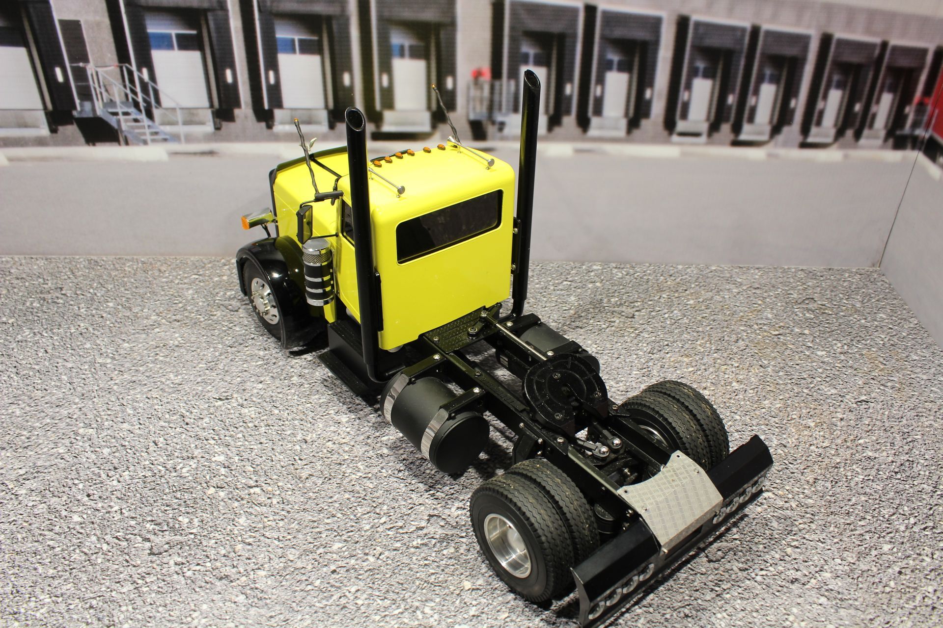 Privé RC 1/14 Peterbilt Day Cab Shortie