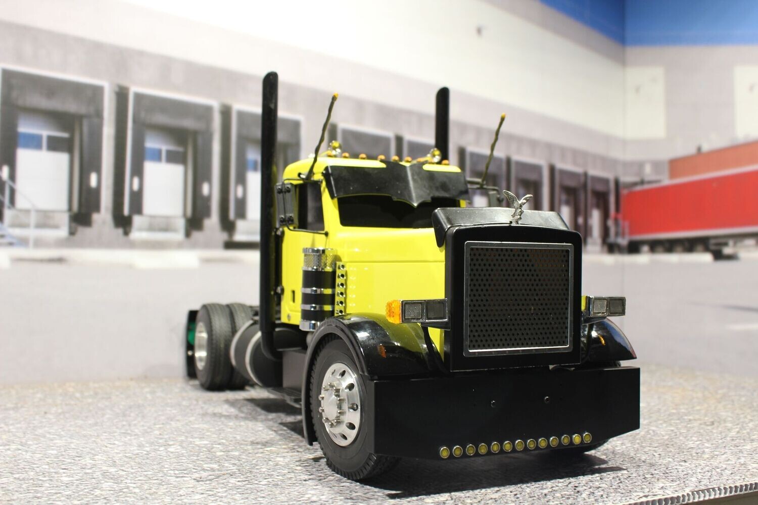 Privé RC 1/14 Peterbilt Day Cab Shortie