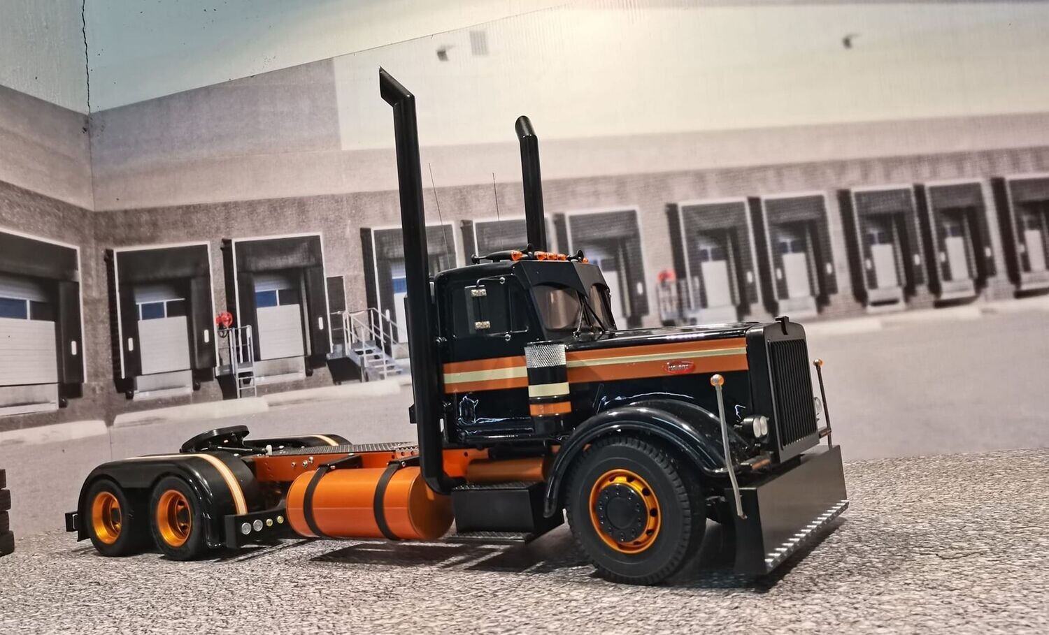 Privé RC Custom Peterbilt Truck Anodized Edition