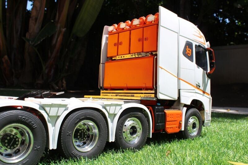 Privé RC Custom Lesu Volvo Truck Orange & White