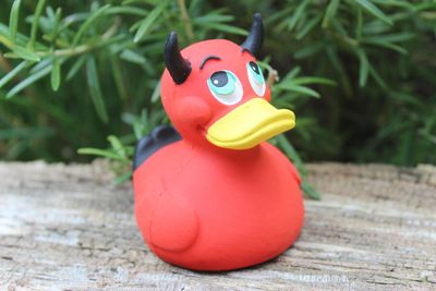 Ente Latex Devil
