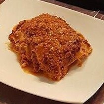 Lasagne bolognaise: pâtes fraîches, bolognaise, mozzarella, parmesan,crème