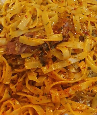 Tagliatelle carbonara Calabrese: panchetta, oeuf, crème, nduja, parmesan