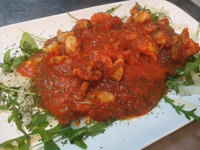 Ravioloni ricotta spinaci scampi calabrese: sauce tomate, scampi,nduja