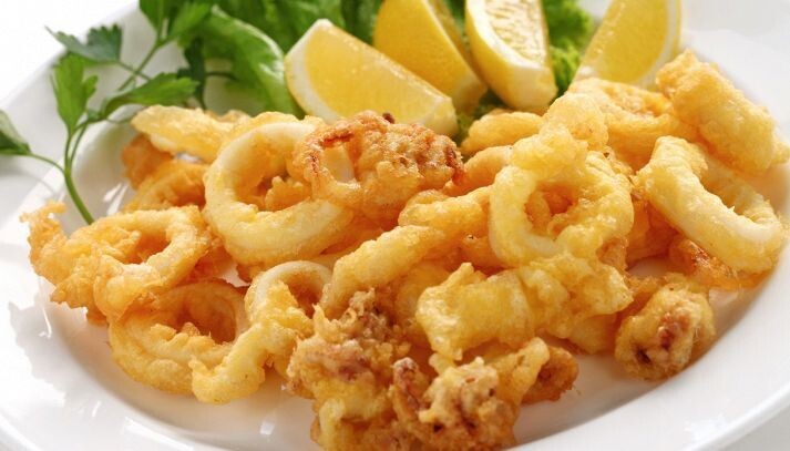 Calamari Fritti: avec frites et salade