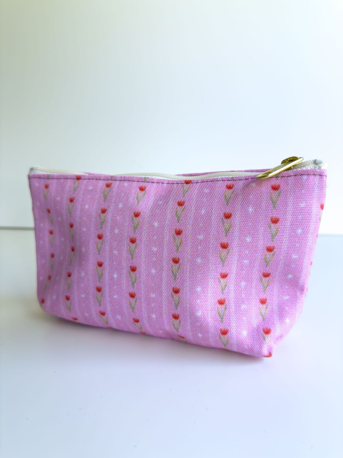 Vertical Pink Flower Accessory Pouch Vertical Pink Flower Accessory Pouch