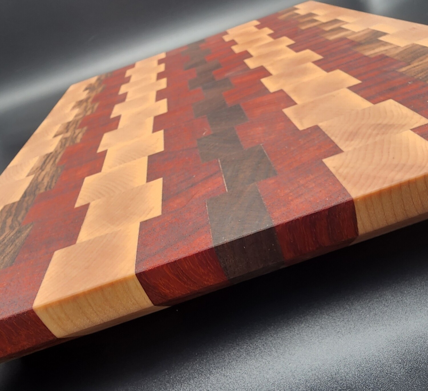 Exotic wood edge grain cutting board craibas.al.gov.br