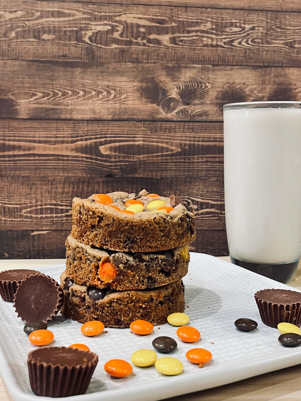 Peanut Butter Cup (Reese’s Pieces)