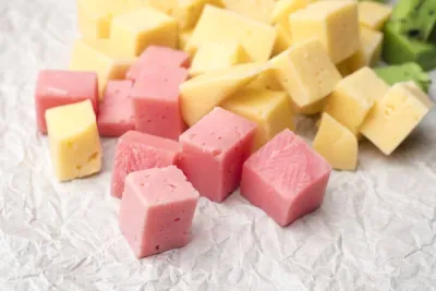 QUESO/JAMON EN PEDAZOS-PEDACOS QUEIJO/PRE(LB)