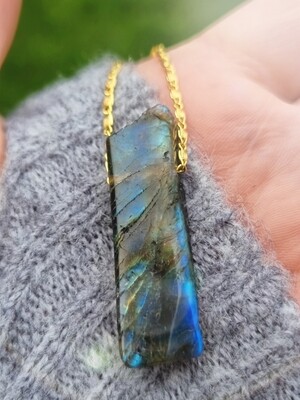 Black Spectrolite Crystal (Labradorite family) Amulet.