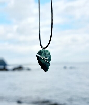 Green Jade Pendant Necklace Healing  Raw Quartz Gemstone Chakra Wire Wrapped Crystal Pendant Necklace Vintage Jewellery 