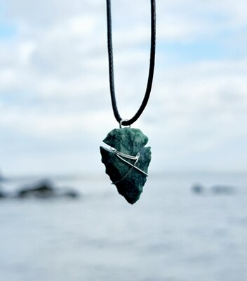 Green Jade Pendant Necklace Healing  Raw Quartz Gemstone Chakra Wire Wrapped Crystal Pendant Necklace Vintage Jewellery 