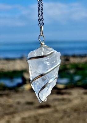 NATURAL CLEAR QUARTZ CRYSTAL WIRE-WRAPPED PENDANT NECKLACE - CLARITY - INNER RAINBOW 