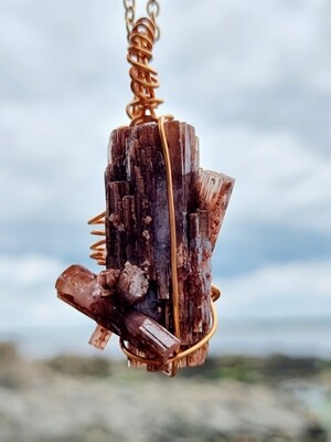 Hexagonal Aragonite Wirewraped Pendant Quartz AAA Grade 
Rambla del Tormagal.
Cuenca. SPAIN