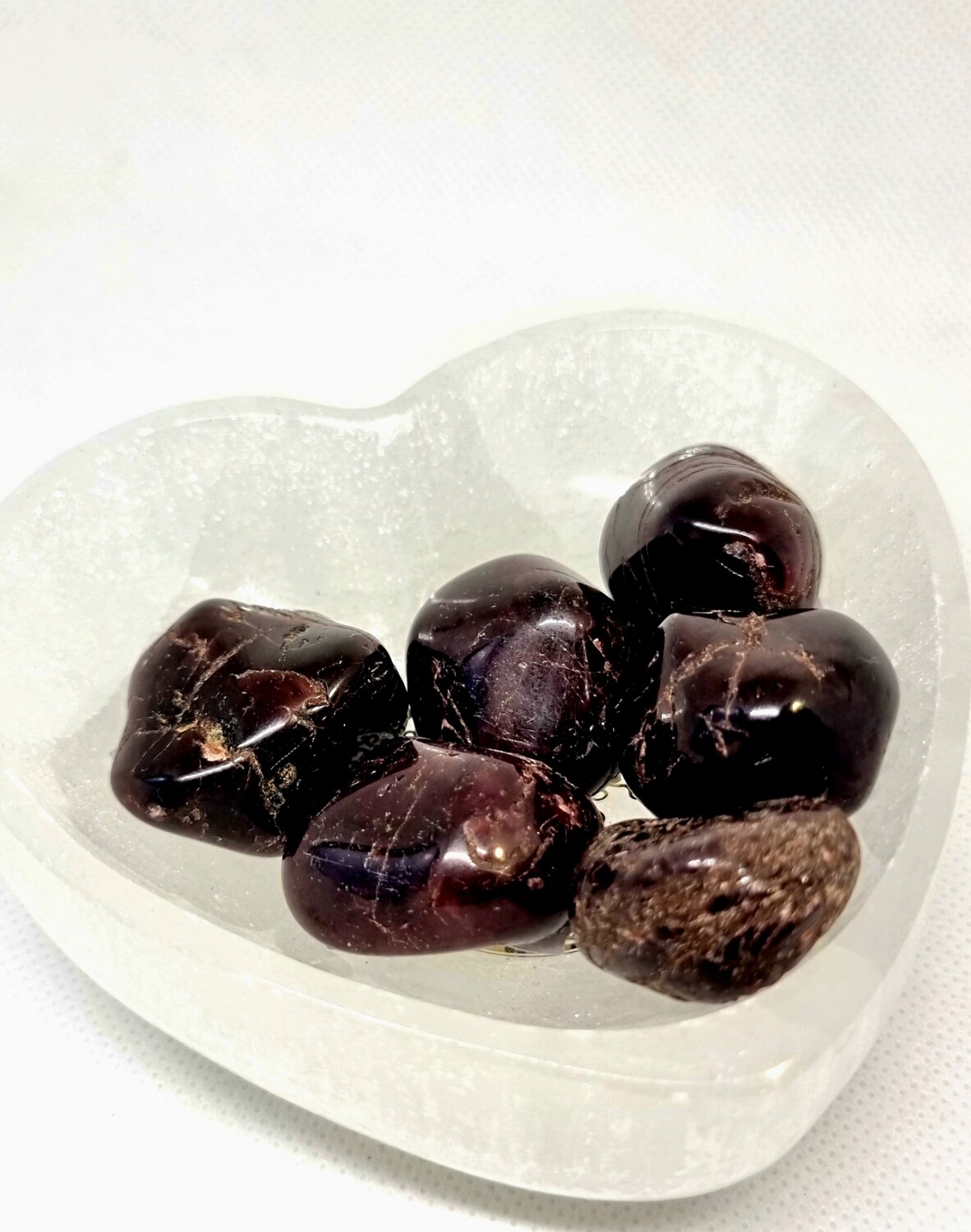 Garnet tumbled crystal Large 