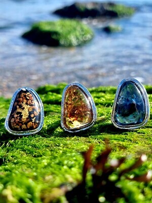 Shinning Stone Ring Bezel Setting Adjustable Unisex Blue Red Black Amber Triangular shape Platinum plated