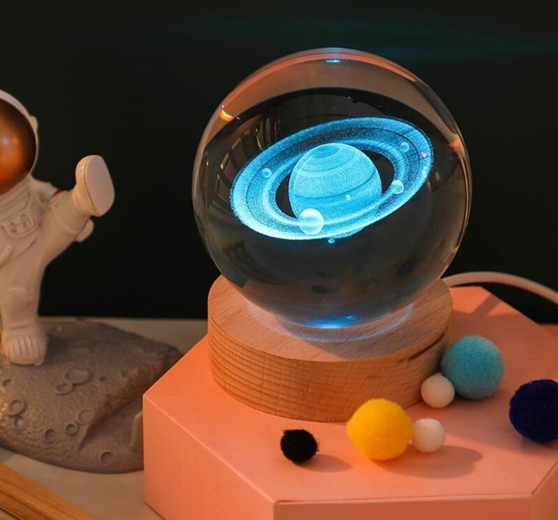 SPACE GLOBE CRYSTAL BALL LED LIGHT LAMP IN LUXURY GIFT BOX MULTICOLOUR.