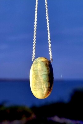 Labradorite Crystal |Mood Enhancer |Amulet Pendant 