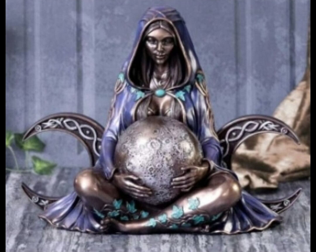 Mother of Earth Goddess Statue Ornament