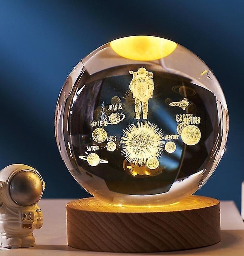 ASTRONAUT GLOBE USB LED LIGHT CRYSTAL BALL LAMP MULTICOLOUR SPHERE 