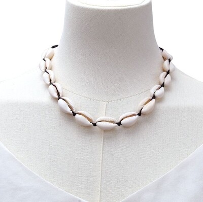 Cowrie Shell Necklace 'Black'