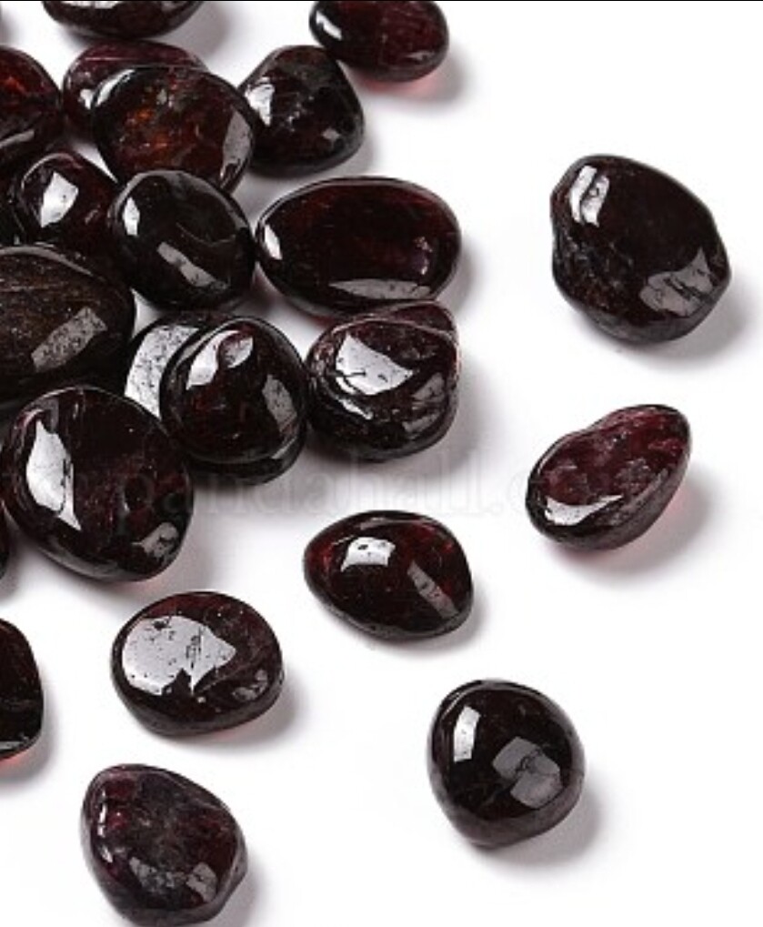 Garnet tumbled crystal Small 