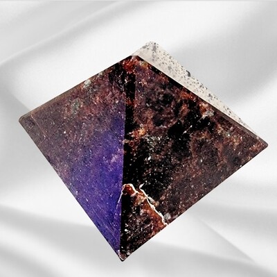 Garnet Matrix Pyramid Solid Natural Stone Feng Shui Spiritual ±4.5cm