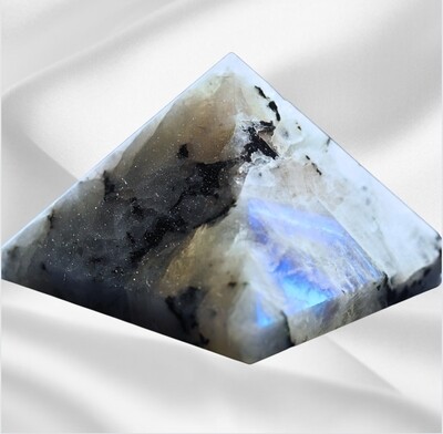 Moonstone Pyramid Solid Natural Stone Matrix Feng Shui Spiritual Reiki Natural Stone ±40-45mm