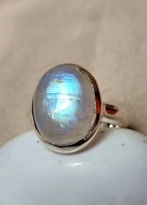Moonstone Ring Oval Shape Crystal 925 Sterling Silver Gemstone