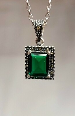 Emerald Crystal 925 Sterling Silver Pendant Necklace Rectangular Shape 