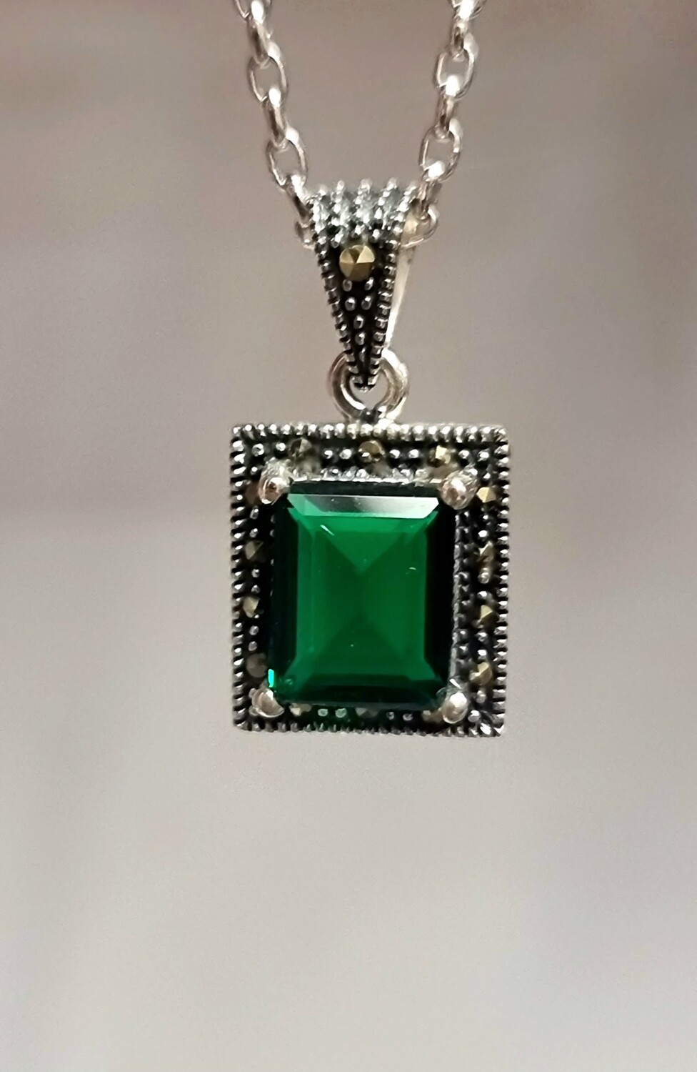 Emerald Crystal 925 Sterling Silver Pendant Necklace Rectangular Shape 