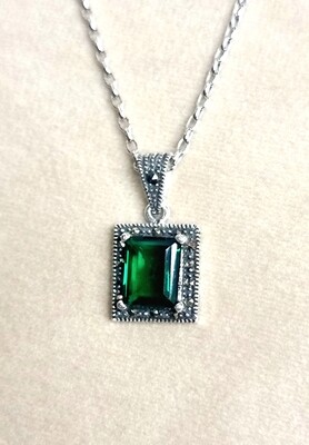 Emerald Crystal 925 Sterling Silver Pendant Necklace Rectangular Shape 