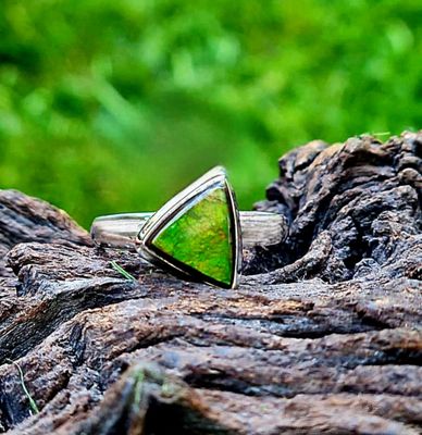 Black Opal Multicolour Natural Stone Crystal Ring Rainbow Green 