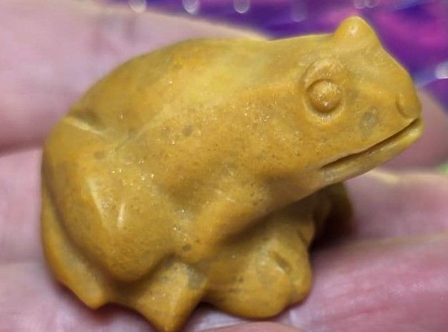 Stone Frog Carvings, Stone Type: Yellow Jasper