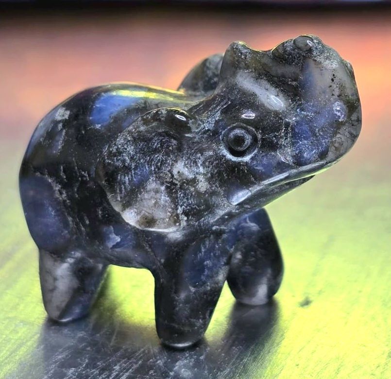 Elephant Stone Carvings, Stone Type: Que Sera