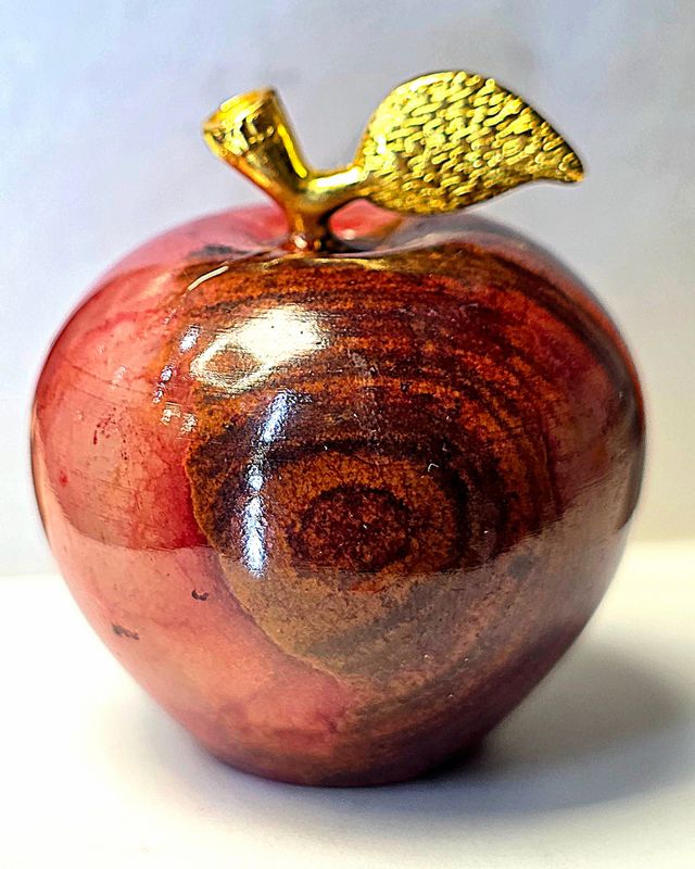 Sardonyx Apple Carving Natural Stone Figurine Red
