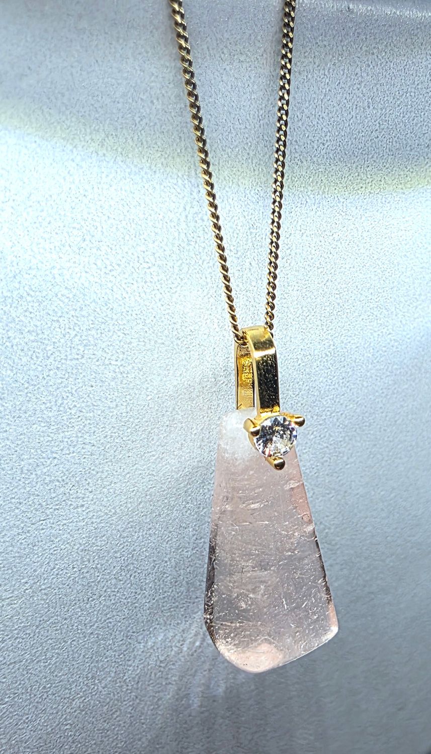 PINK MORGANITE CRYSTAL PENDANT AMULET "MORNING ROSE"