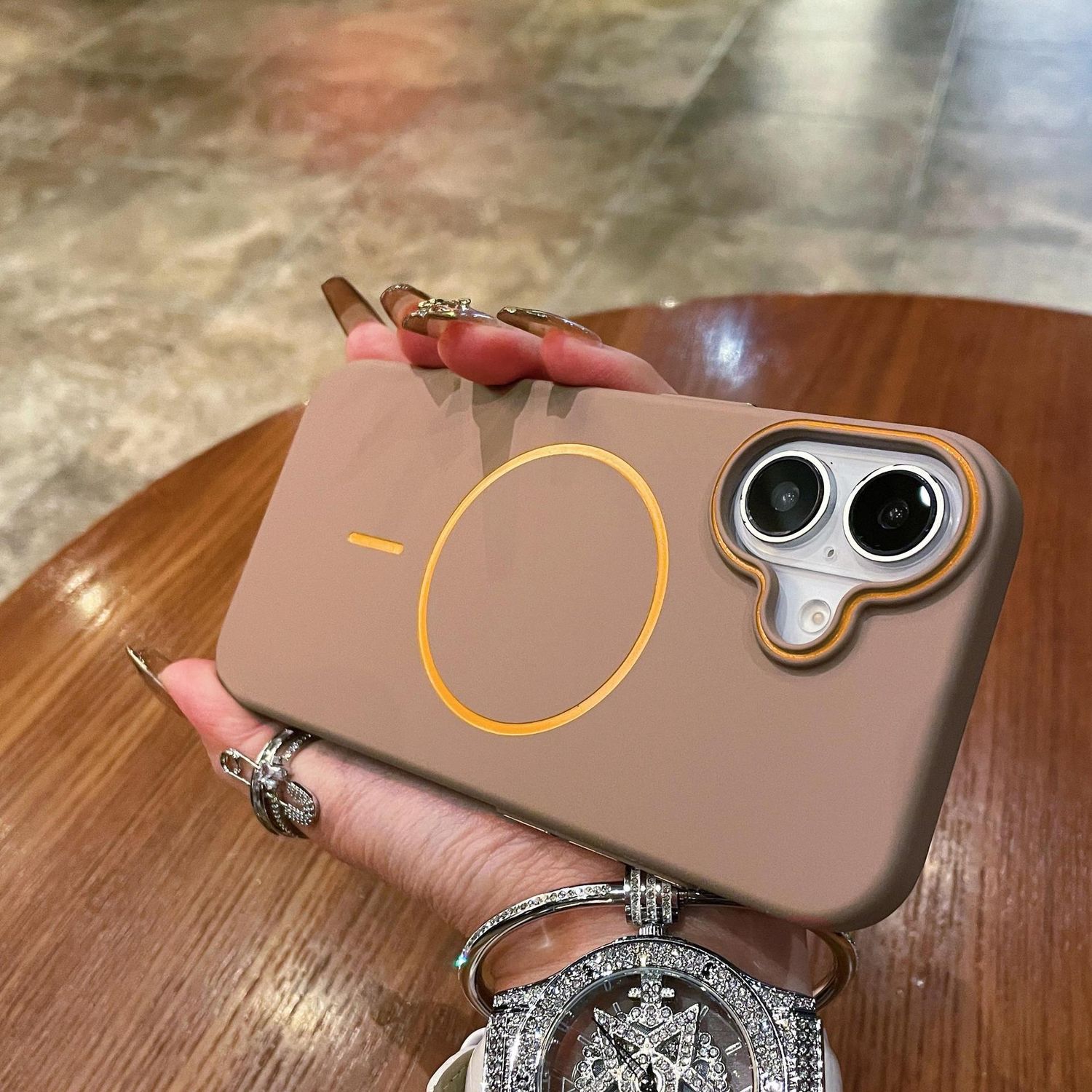 Skin-friendly Ultra-thin MagSafe iPhone Case, Color: Desert gold, Model: Iphone16promax