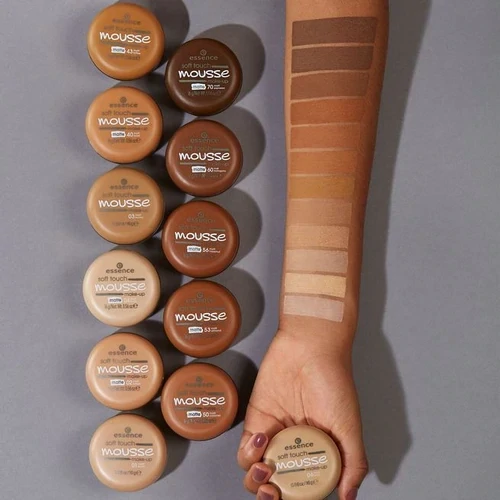ESSENCE - Soft Touch Mousse Make-Up 02