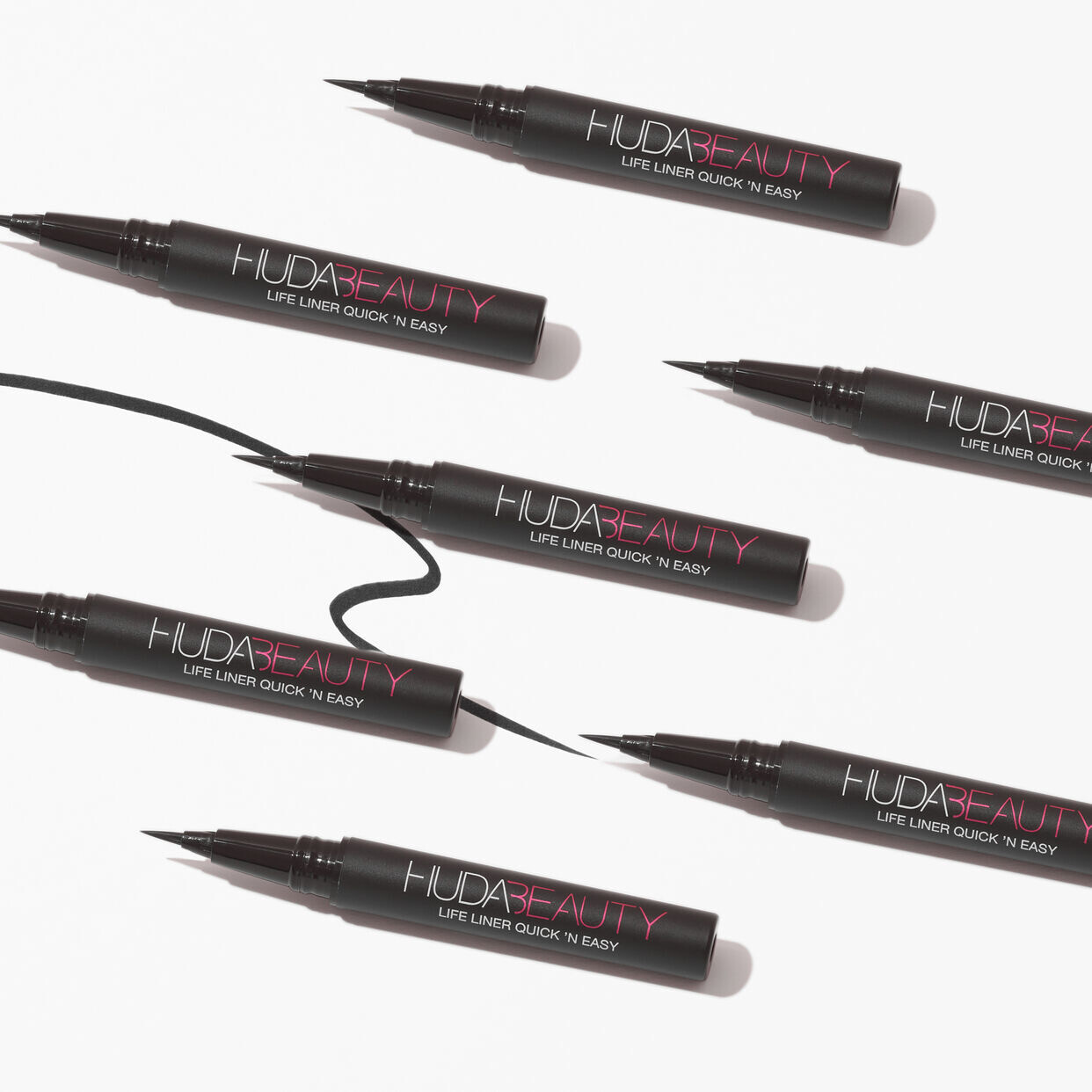 Huda Beauty - Life Liner Quick &#39;N Easy Black Mini