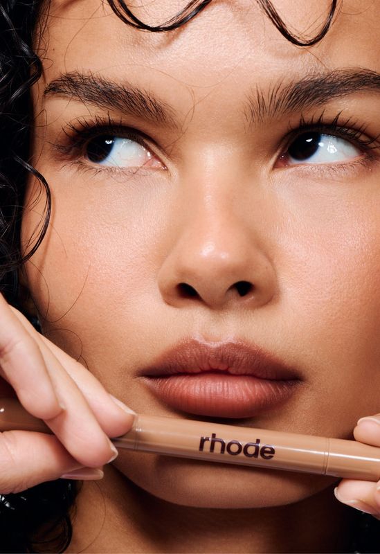 RHODE - peptide lip shape | Lean